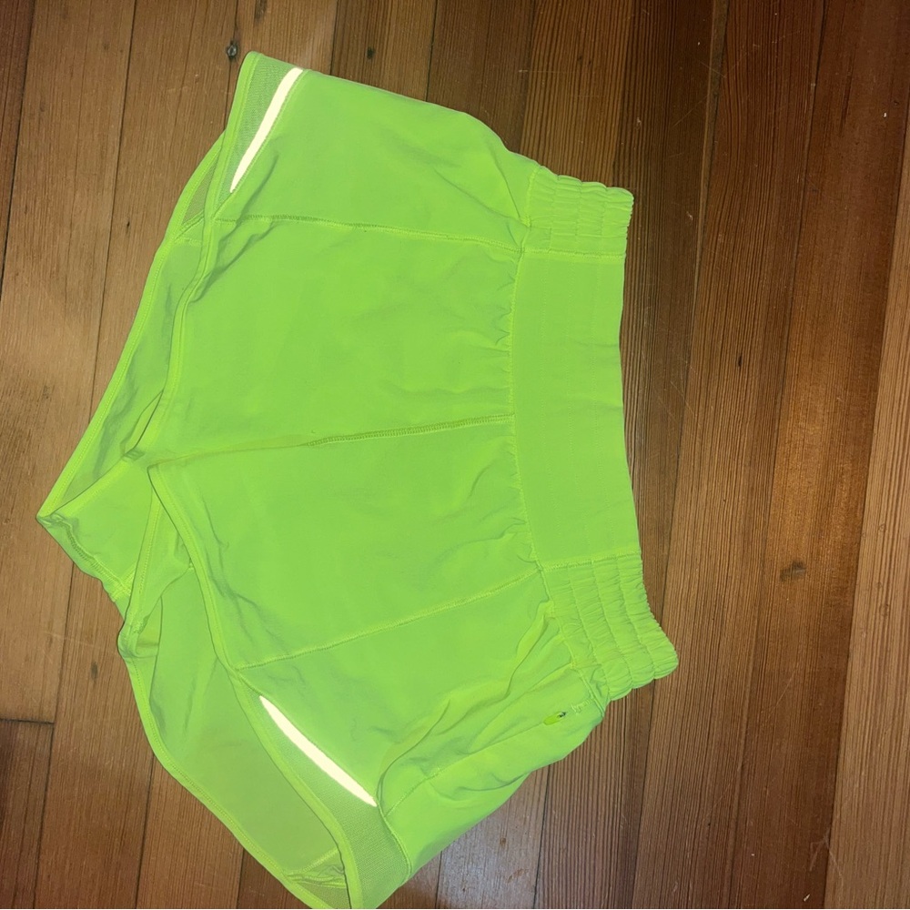 Lululemon Hotty Hot Size 6 Shorts